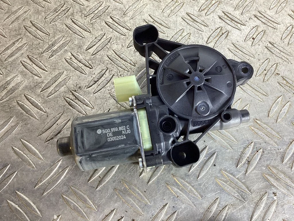 Front door window regulator motor – Porsche Macan (95B) (2019-)