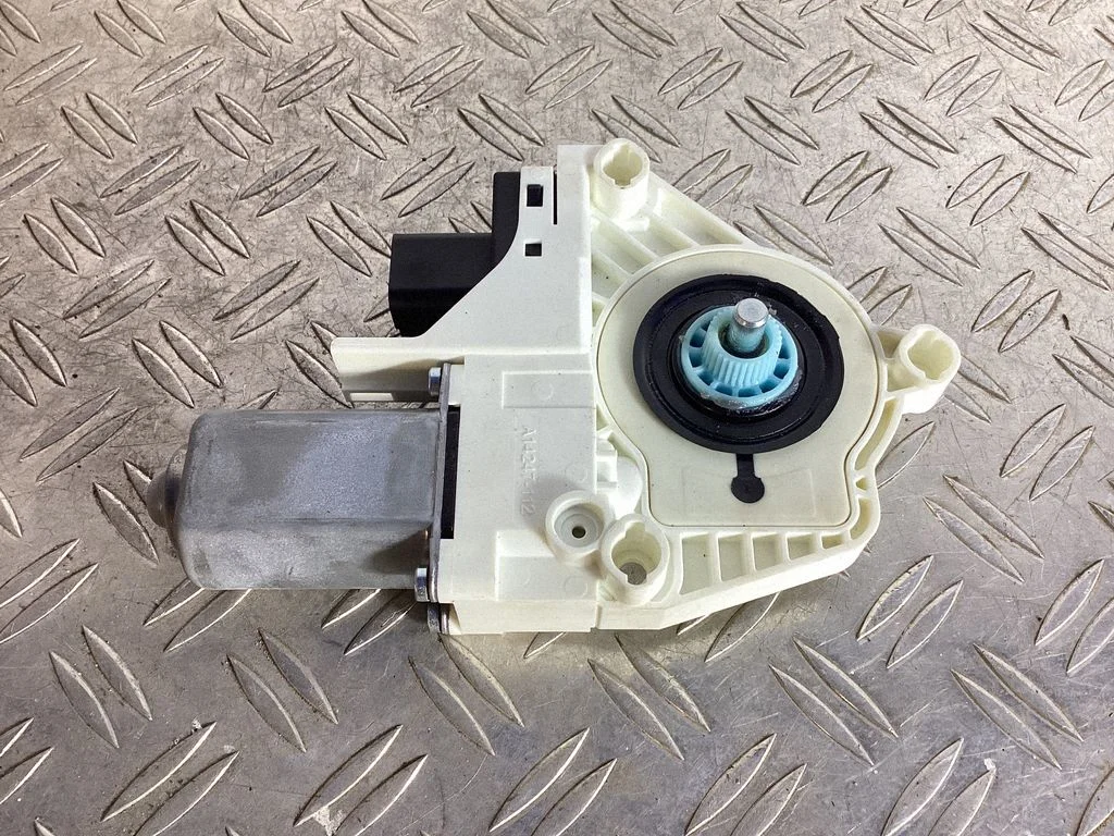 Front door window regulator motor – Tesla Model Y (2020-)