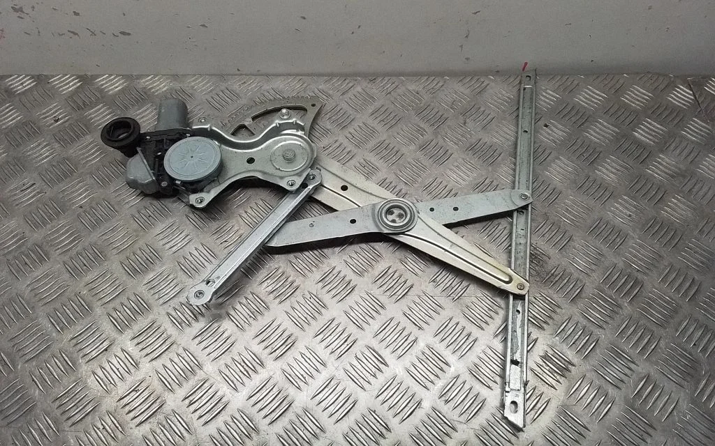 Front door window regulator motor – Lexus RX 450H (2016-)
