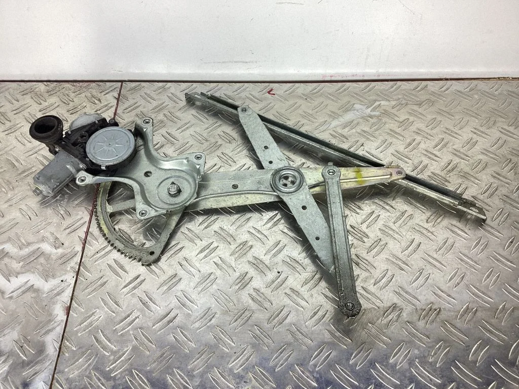 Front door window regulator with motor – Lexus RX III (2008-2015)