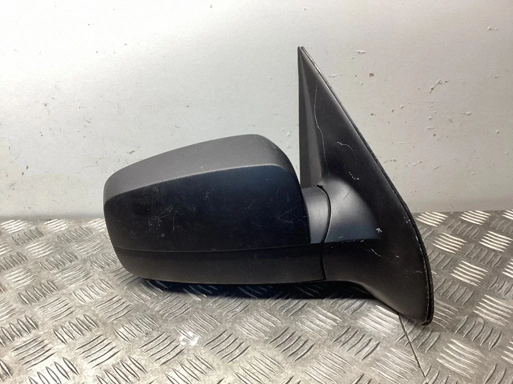 Esiukse elektriline välispeegel 015754