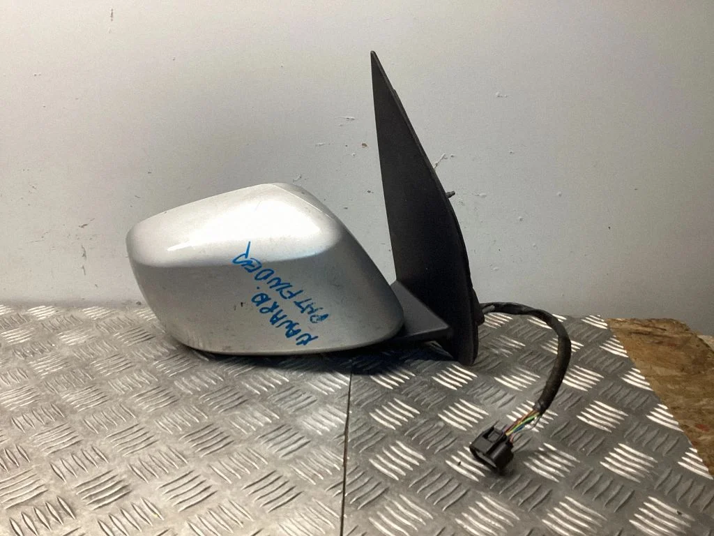 Esiukse elektriline välispeegel 96301EB361