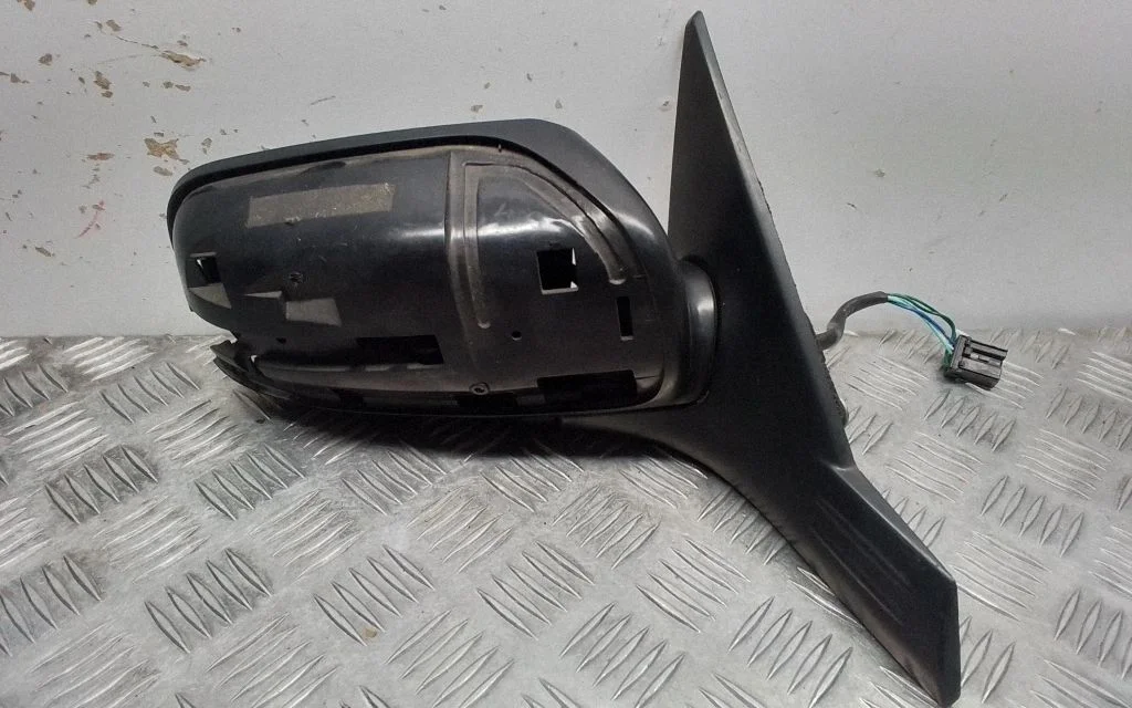 Front door electric wing mirror 010752 – Subaru Impreza II (2001-2002)