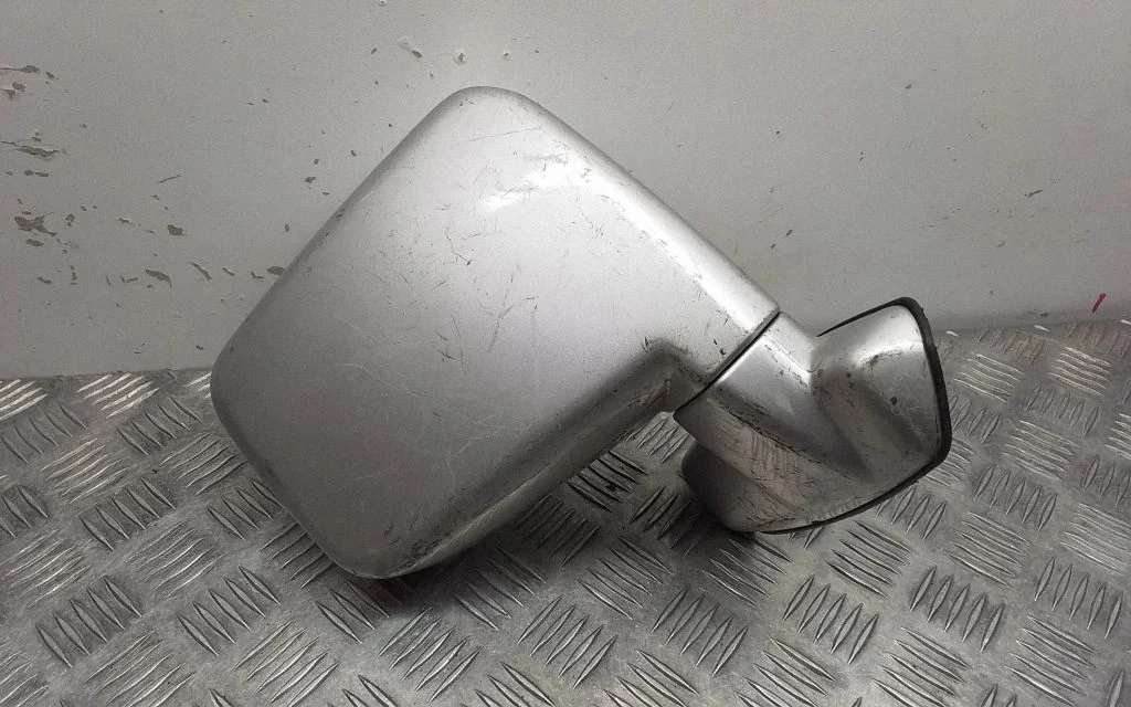 Front door electric wing mirror 012105