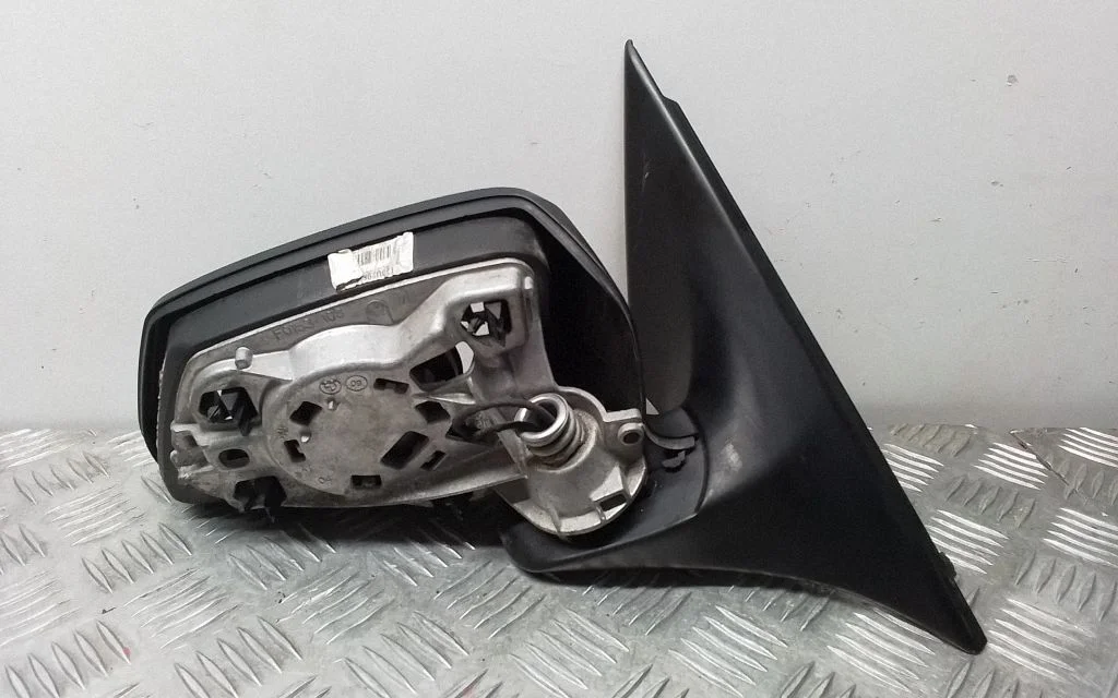 Front door electric wing mirror – front right