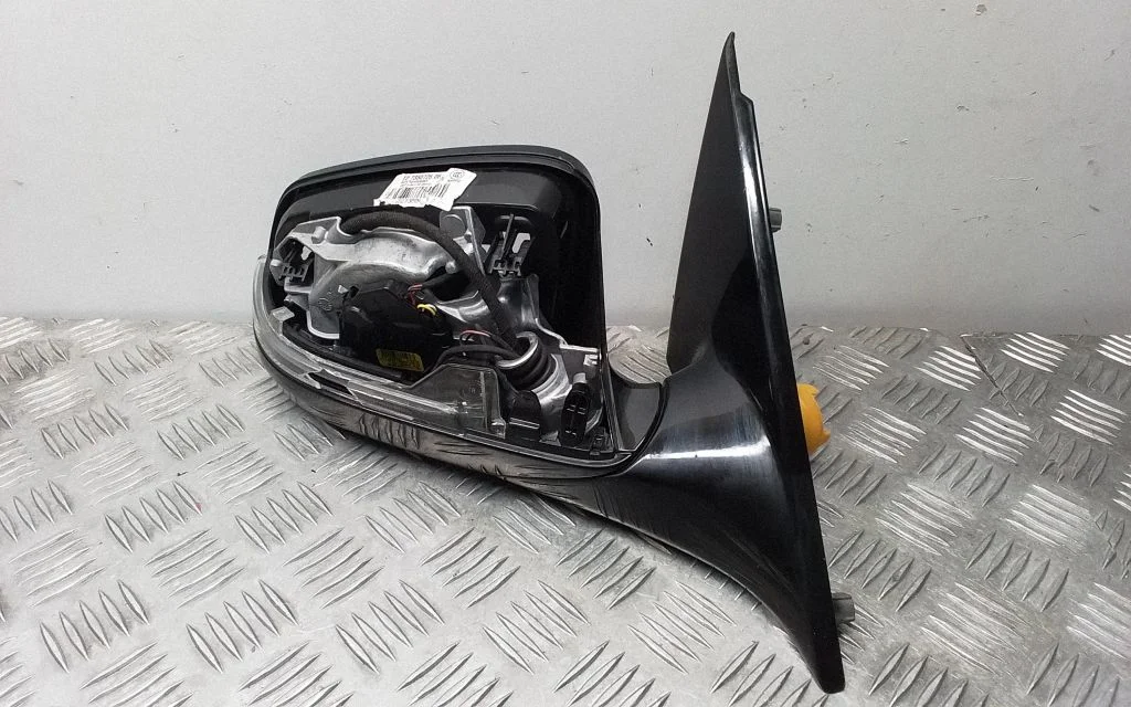 Front door electric wing mirror – front right