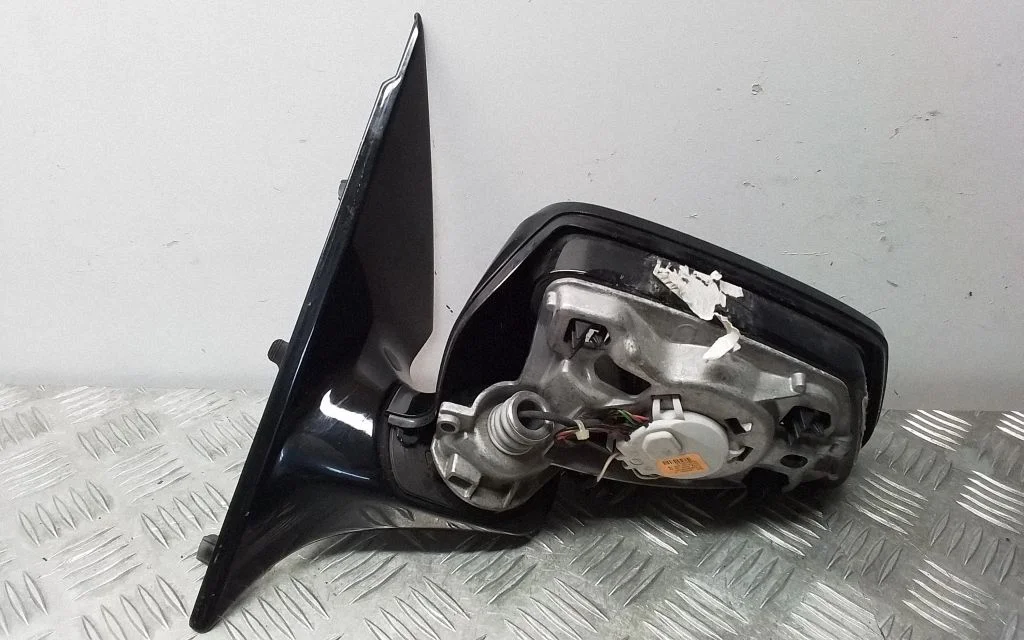 Front door electric wing mirror – front left