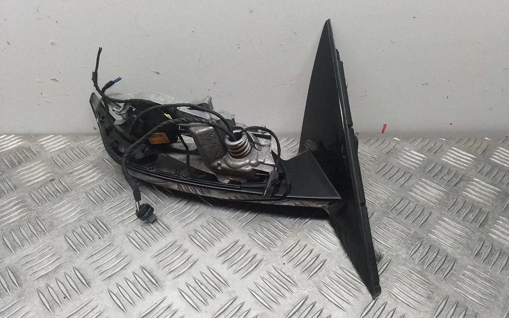 Front door electric wing mirror 041404