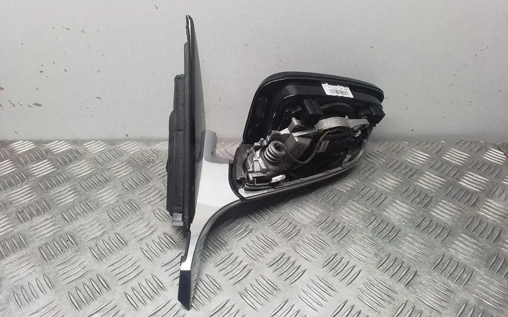 Front door electric wing mirror 041404