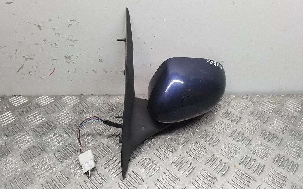 Front door electric wing mirror