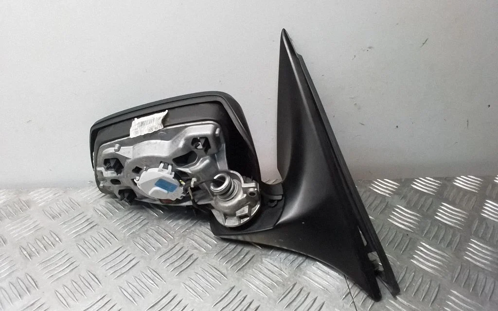 Front door electric wing mirror – front right