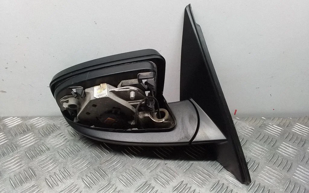 Front door electric wing mirror – front right
