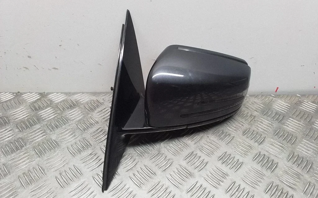 Front door electric wing mirror – Mercedes-Benz E-Class W212 (2009-2016)