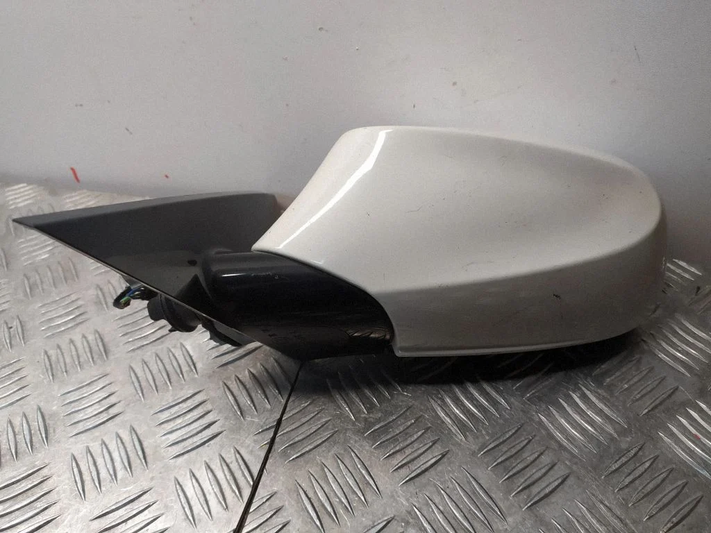 Esiukse elektriline välispeegel – BMW 1-seeria E81 E87 (2004-2011)