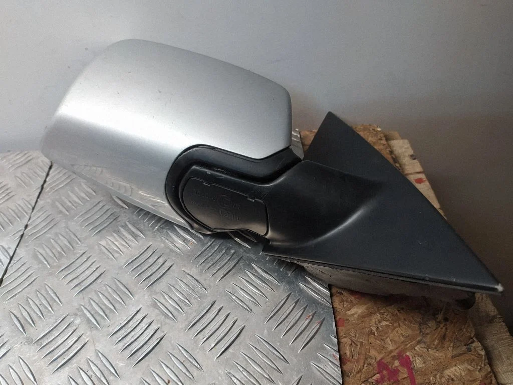 Esiukse elektriline välispeegel – BMW X3 E83 (2003-2010)