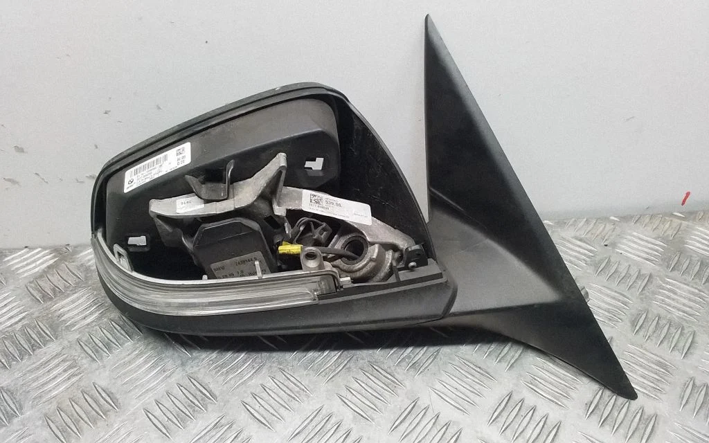 Esiukse elektriline välispeegel – BMW 3-seeria F30 F35 F31 (2012-2018)