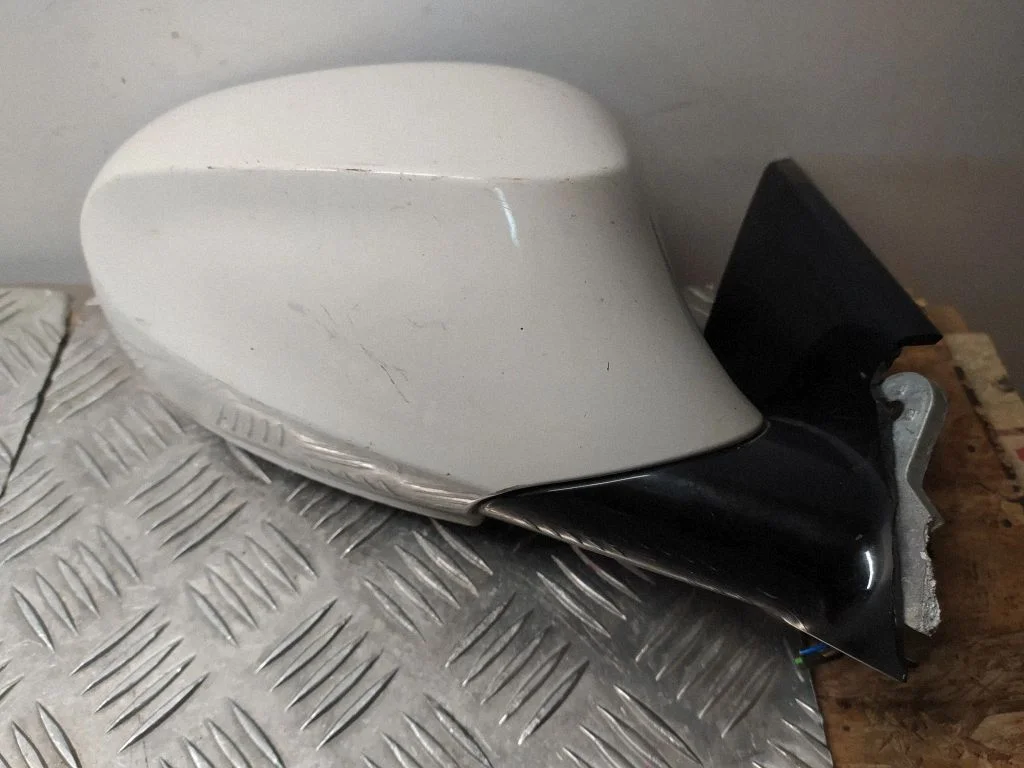 Esiukse elektriline välispeegel – BMW 1-seeria E81 E87 (2004-2011)