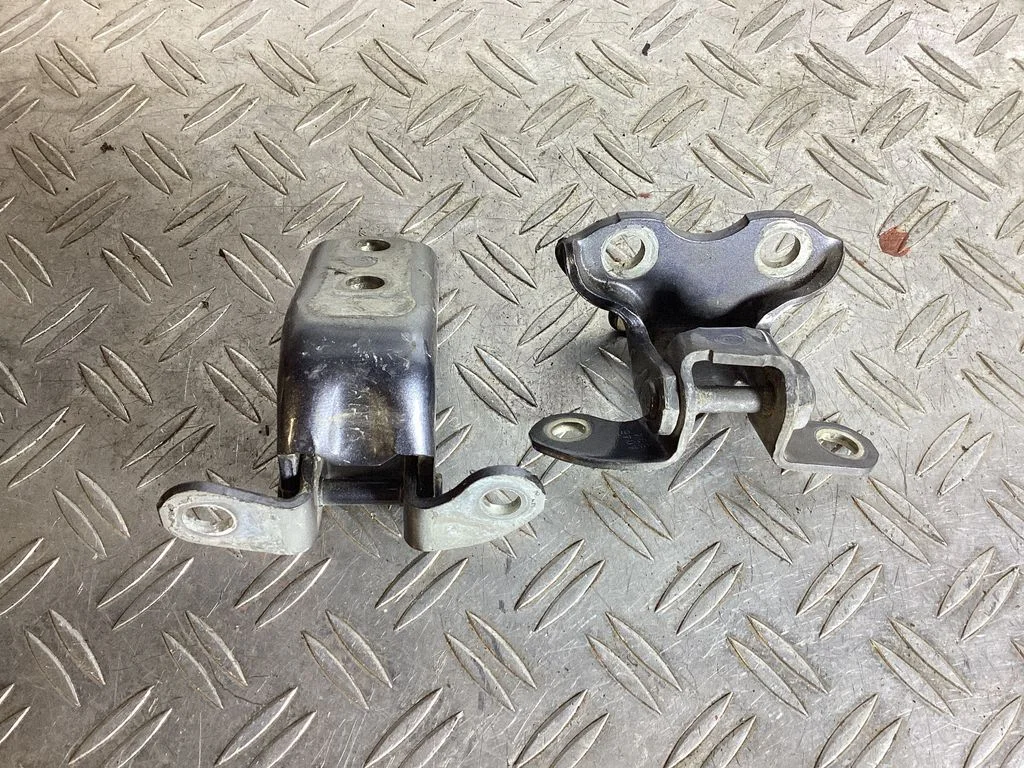 Rear door upper hinge – Lexus GS 250 350 300H 450H (2013-)