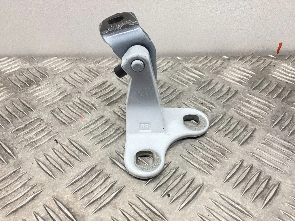 Rear door upper hinge – Tesla Model Y (2020-)