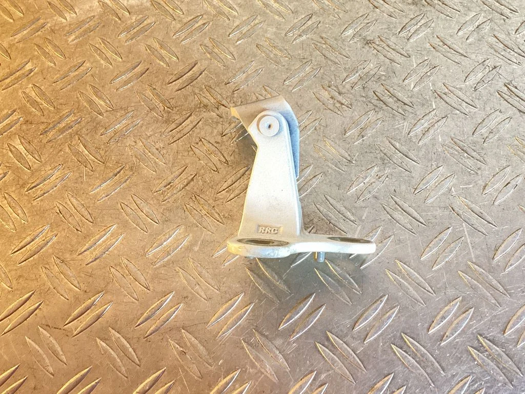 Rear door upper hinge – Tesla Model Y (2020-)