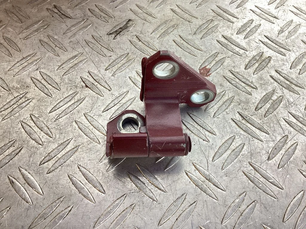 Rear door upper hinge