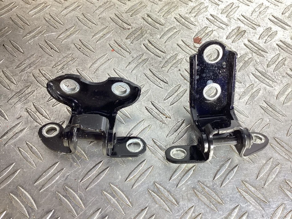 Rear door upper hinge – Lexus NX (2021-)