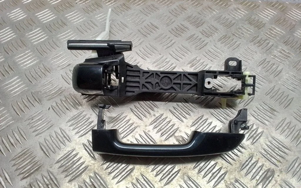 Rear door exterior handle – Toyota Land Cruiser (J150) (2009-)