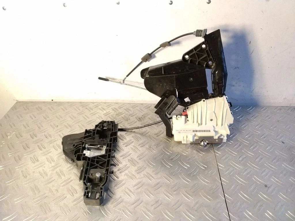 Tagaukse lukk – Mercedes-Benz GLK-klass (X204) (2008-2016)