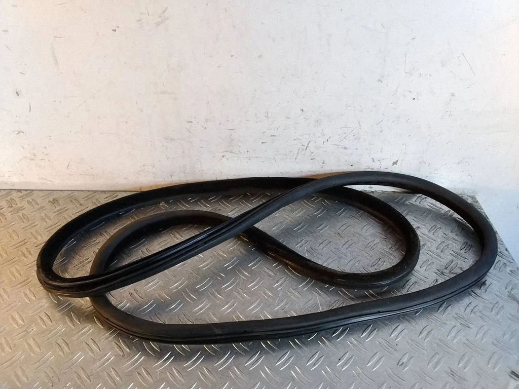 Tagaukse tihend (kere pool) – BMW 5-seeria F10 F11 (2009-2016)
