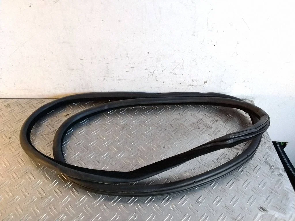 Tagaukse tihend (kere pool) – BMW 5-seeria F10 F11 (2009-2016)