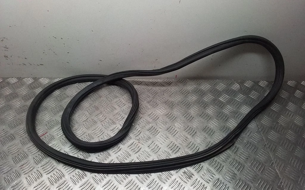 Tagaukse tihend (kere pool) – Porsche Macan (95B) (2014-2018)