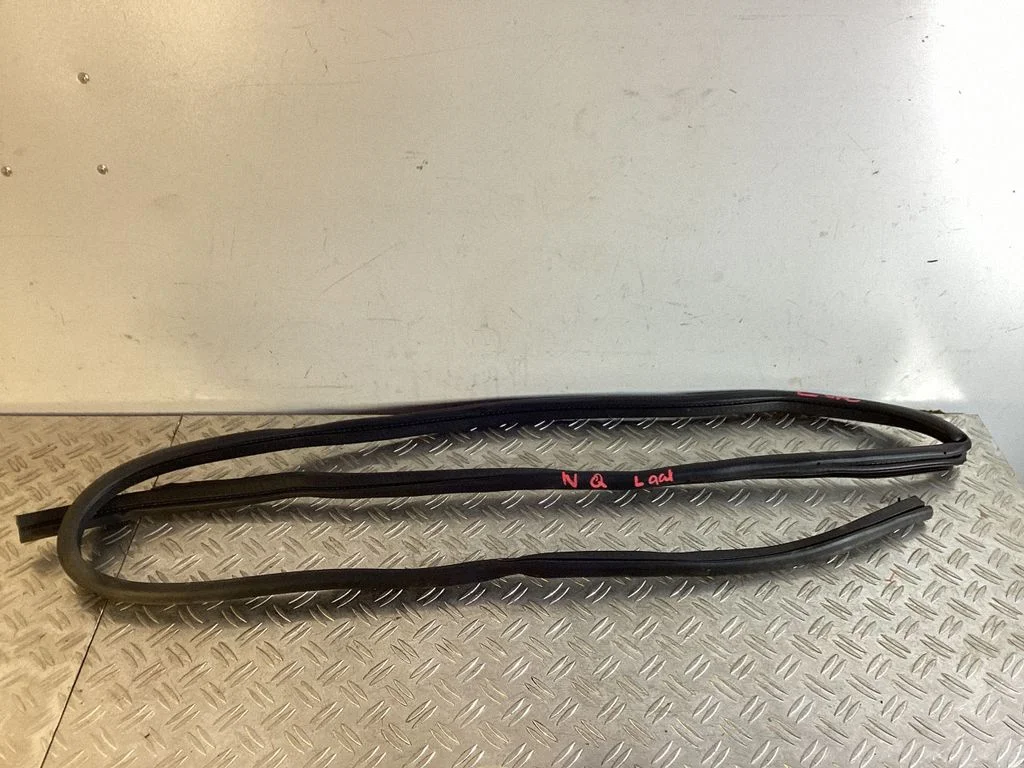 Tagaukse tihend (kere pool) – Nissan Qashqai (2014-2016)