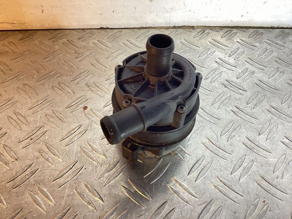 Elektriline lisatsirkulatsioonipump – Skoda Superb B8 (3V) (2015-2024)