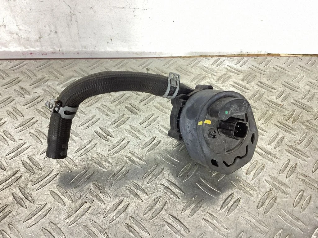 Elektriline lisatsirkulatsioonipump – Tesla Model S (2012-)