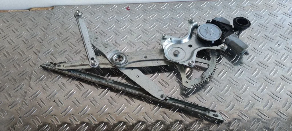 Rear door window regulator with motor – Lexus RX III (2008-2015)