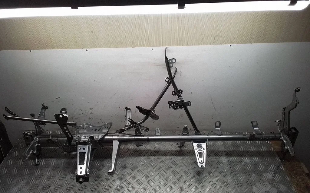 Armatuurlaua ristraam – Toyota RAV 4 (XA50) (2018-)
