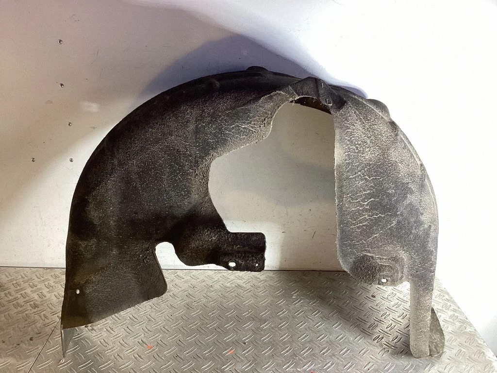 Rear arch fender liner splash guards 5NA810972D