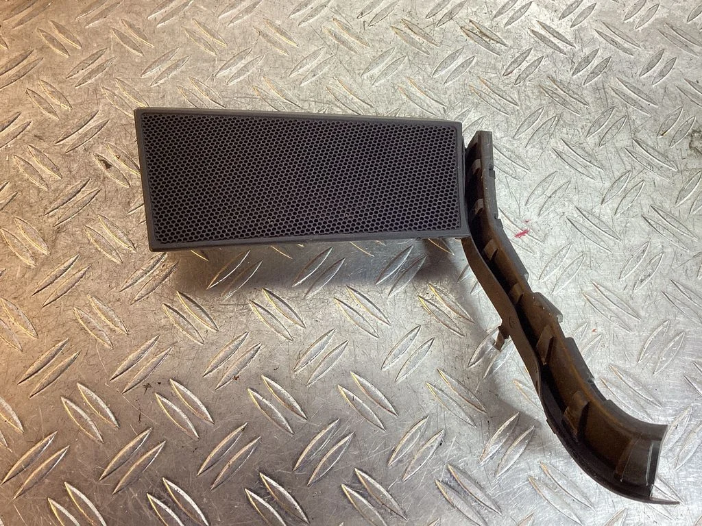 Dash center air vent grill – Porsche Macan (95B) (2019-)