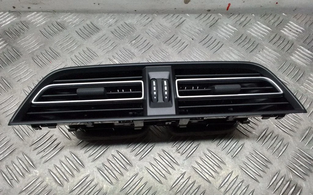 Dash center air vent grill – Porsche Macan (95B) (2019-)