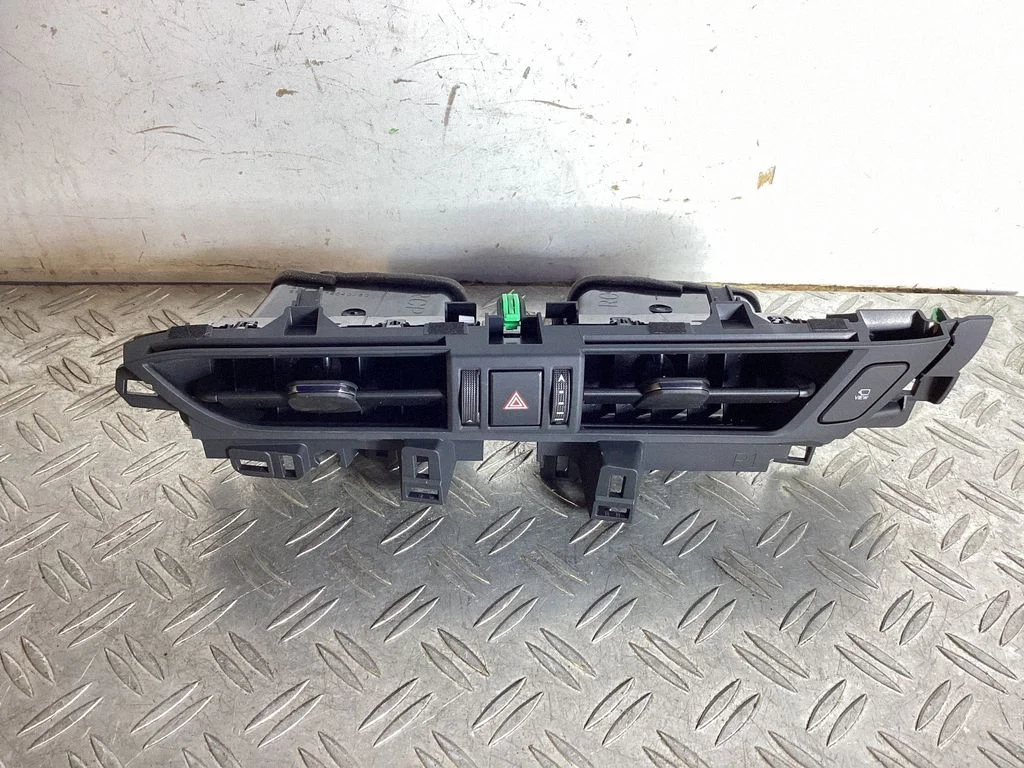 Dash center air vent grill – Lexus NX (2021-)