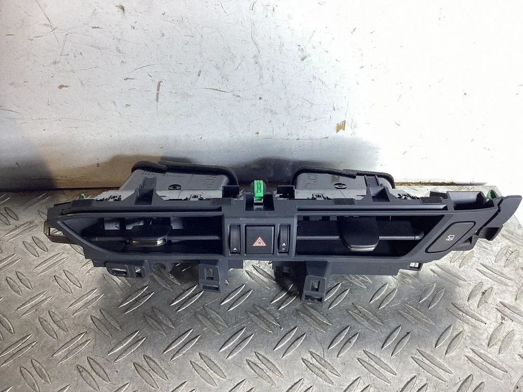 Dash center air vent grill – Lexus NX (2021-)