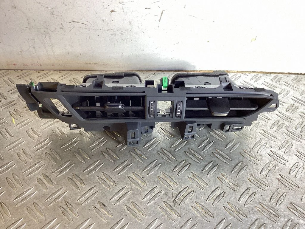 Dash center air vent grill – Lexus NX (2021-)