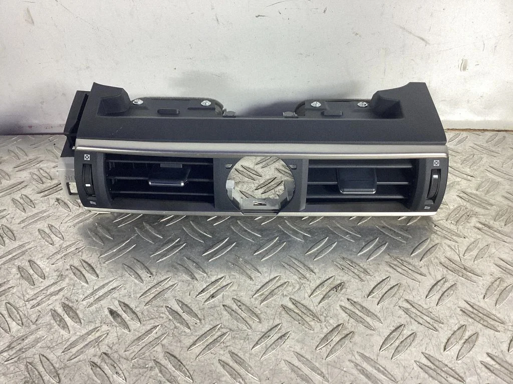 Dash center air vent grill – Lexus RC (2014-)
