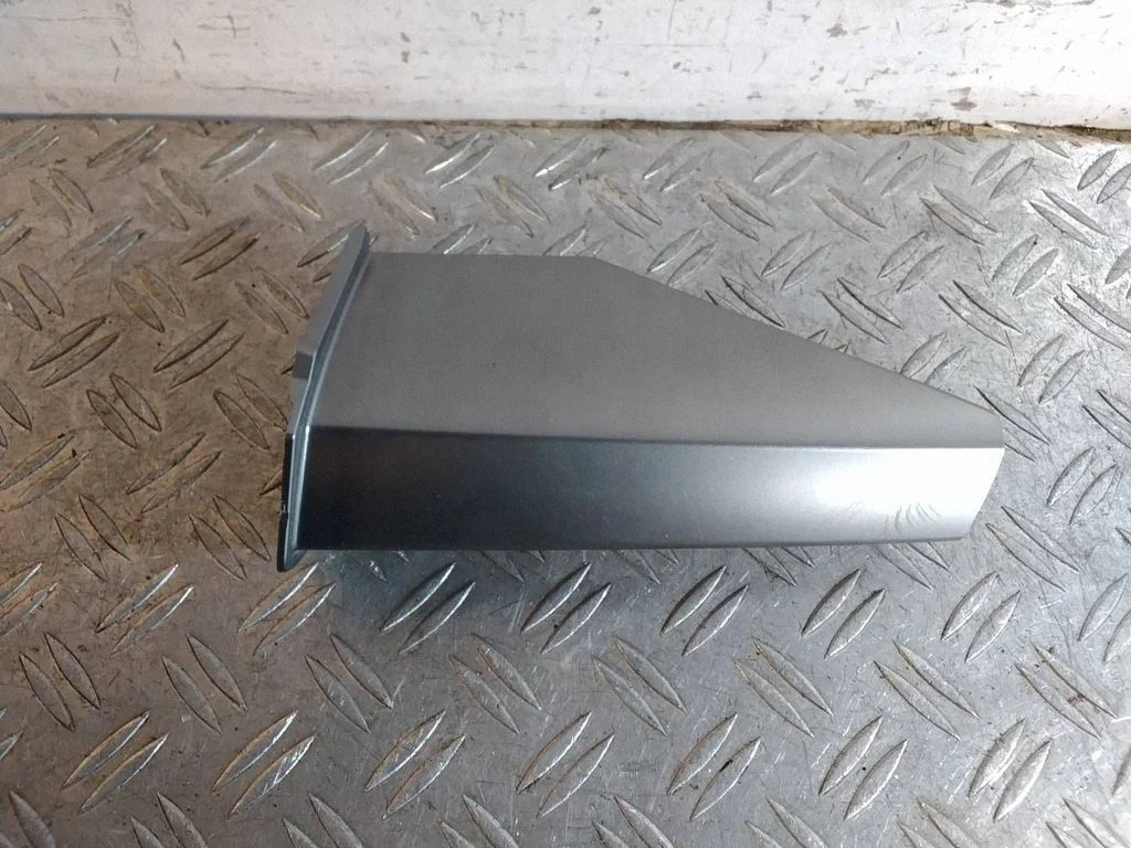 Listwa ozdobna – Toyota RAV 4 (XA40) (2012-2018)