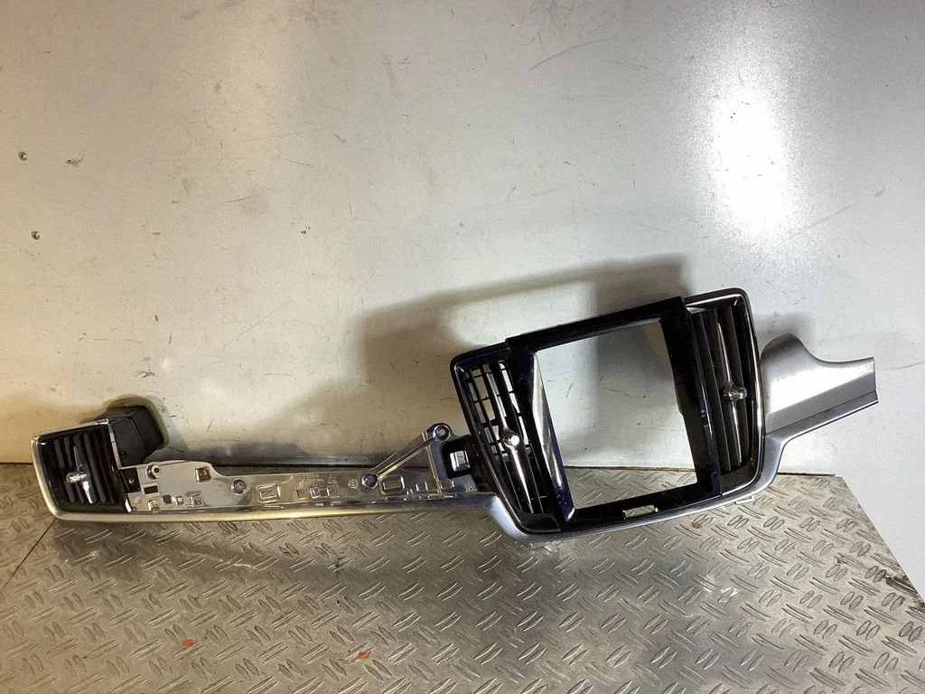 Dashboard glove box trim 31688483