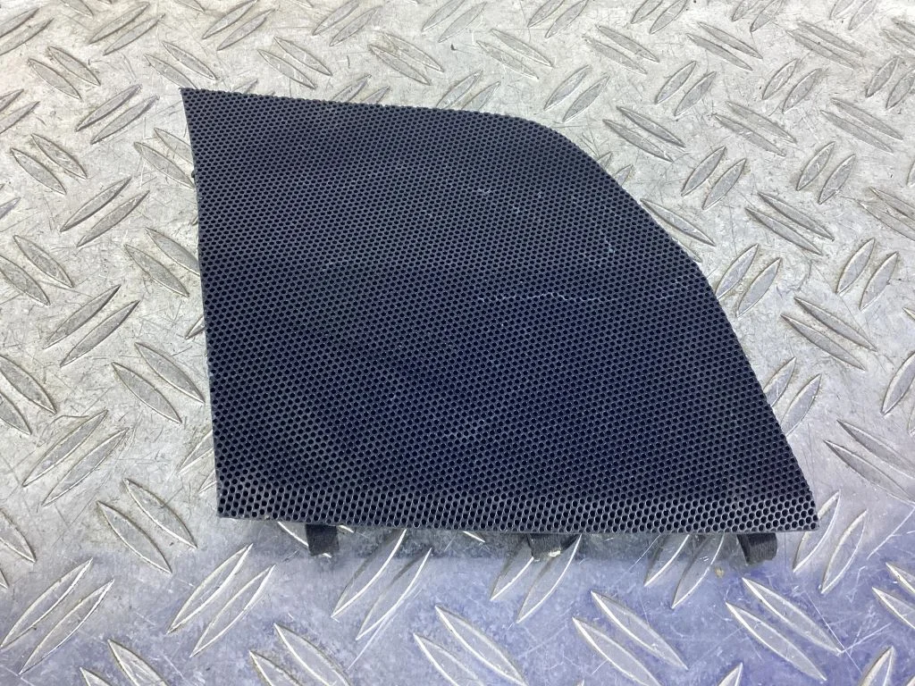 Armatuurlaua keskkõlari kate – Lexus NX (2014-2021)