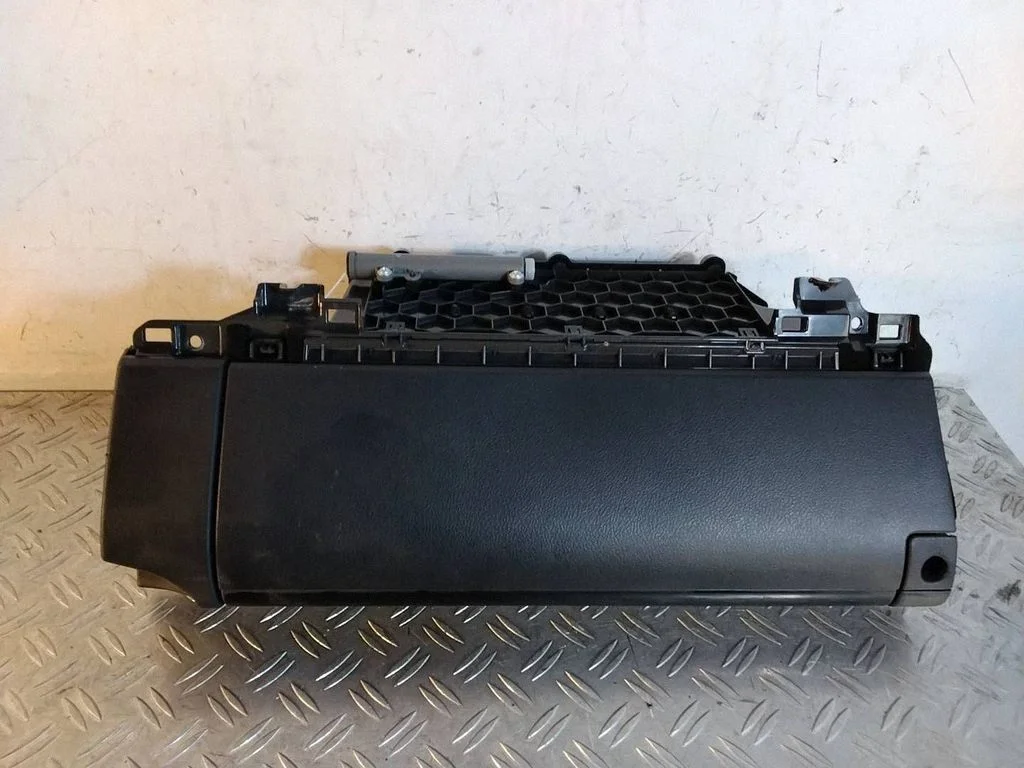 Kindalaegas – Lexus IS III XE30 (2013-2020)