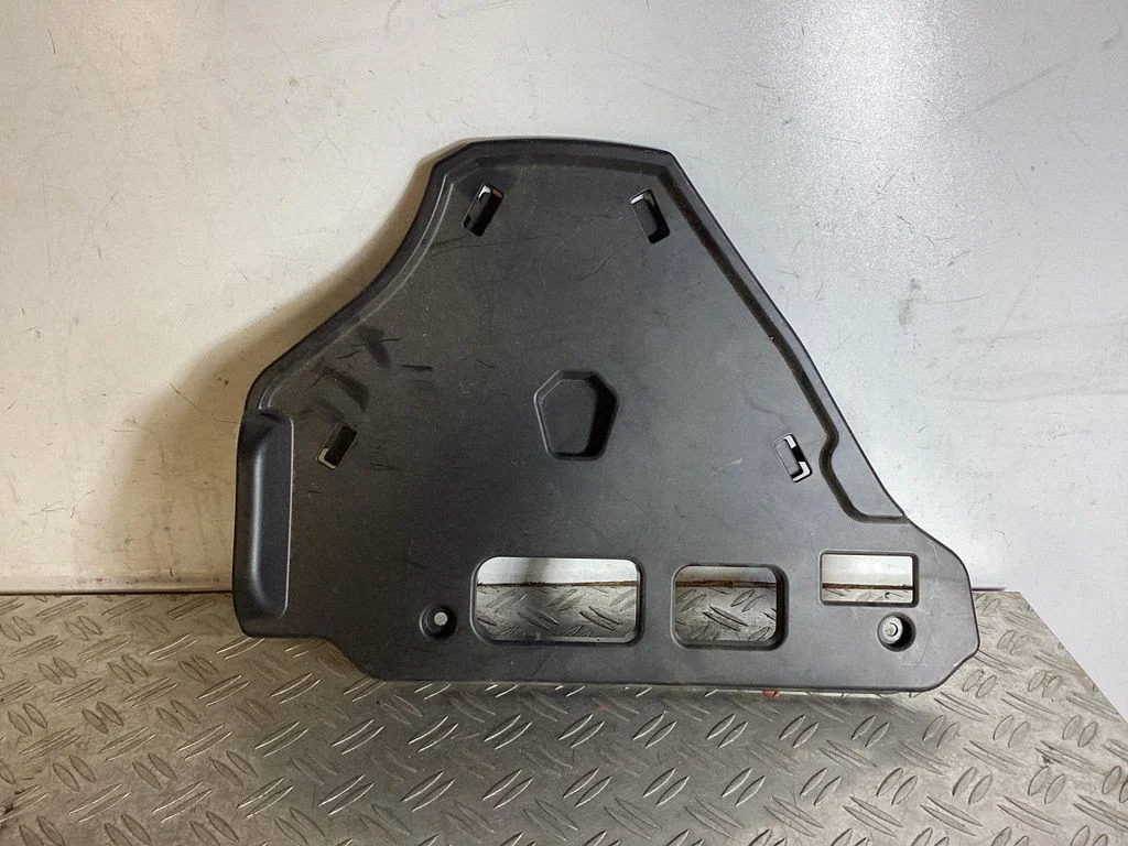 Dashboard lower bottom trim panel 31366640