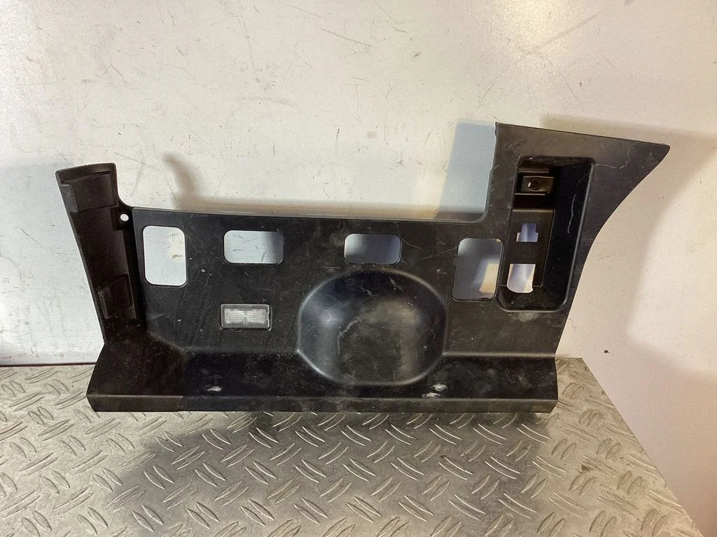 Dashboard lower bottom trim panel 600771600C