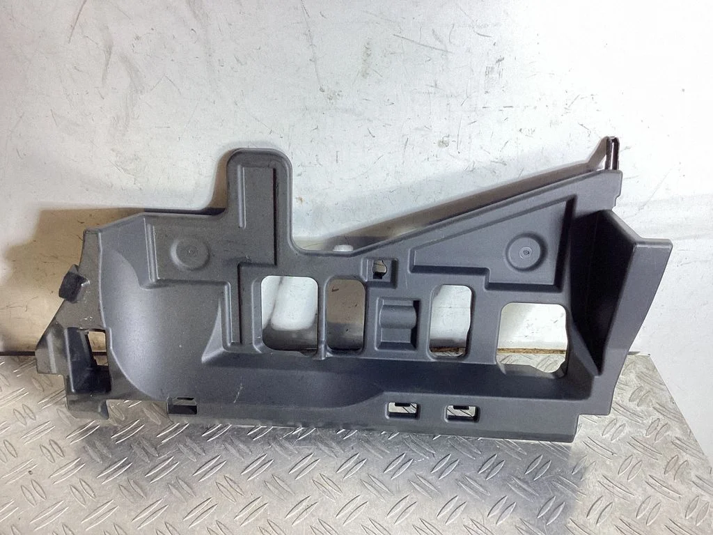 Dashboard lower bottom trim panel – Lexus RX 450H (2016-)